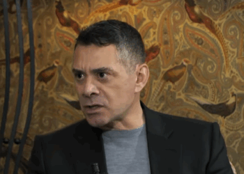 Ahmetaj rrëfen zinxhirin e aferave: Terminale, aeroporte, tuneli dhe KAYO, 14 miliardë dollarë dëme ndaj buxhetit!