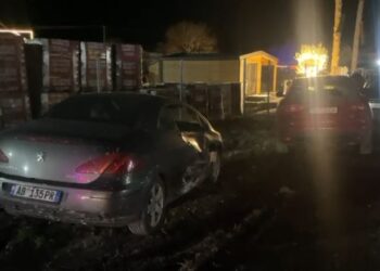 Përplasje e disa mjeteve në aksin Lezhë–Milot, një grua shtatzënë dërgohet në spital