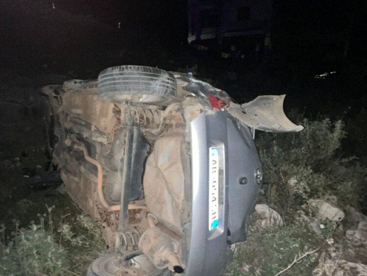 Makina del nga rruga në Sarandë, plagosen dy të rinjtë (Emrat)