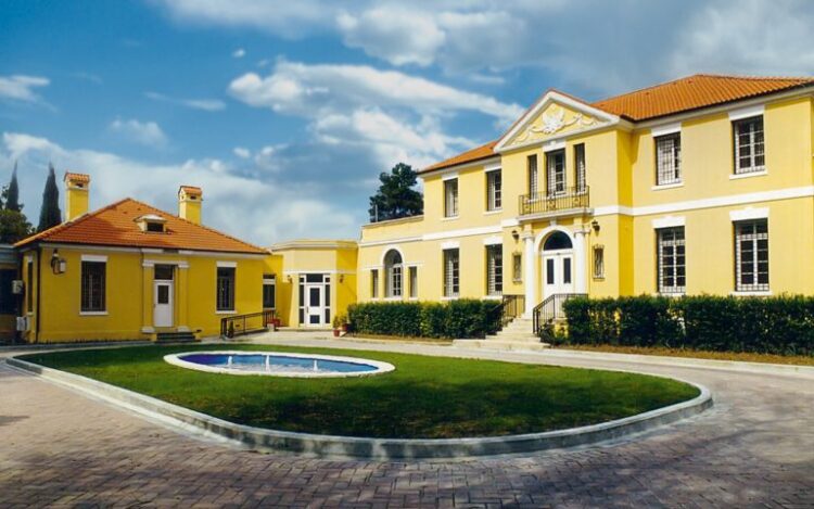 Vizat turistike/ Ambasada amerikane në Tiranë ndan mesazhin e rëndësishëm