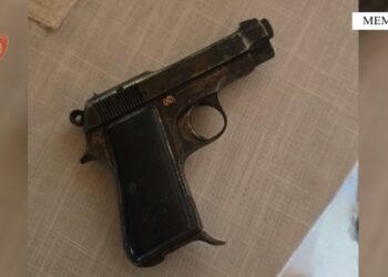 Kanosi me armë bashkëshorten/ Policia vë në pranga 53-vjeçarin në Tepelenë