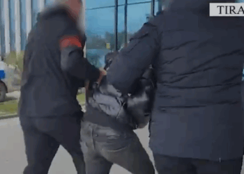 Mbante armë në banesë, arrestohet 31-vjeçari në Vaqarr