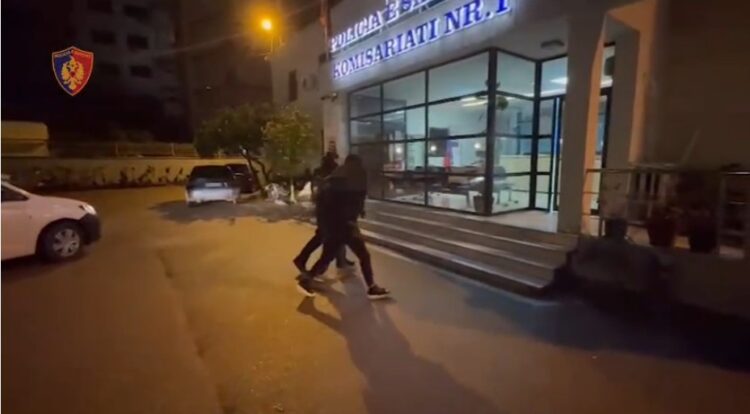 I kërkuar për tri vrasje në Maqedoninë e Veriut, arrestohet në Tiranë 52-vjeçari (Emri)
