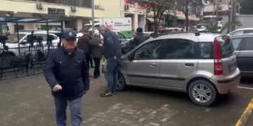 Gazetari Artan Hoxha shkon në SPAK, dorëzon audio-përgjimin për “21 Janarin”