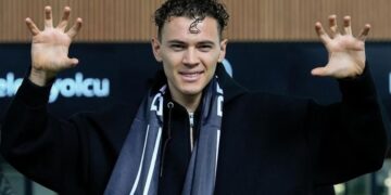 Kristjan Asllani mbërrin më në fund në Stamboll, Beshiktash publikon fotot