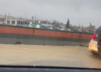 Përmbytet autostrada Tiranë-Durrës, devijohet kalimi i automjeteve