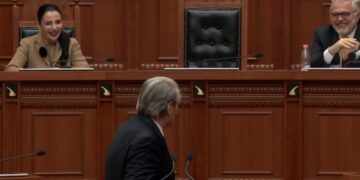 Berisha: A jeni gati ju që Rama t’ia transferojë kompetencat lubi Ballukut, Belinda ia plas gazit
