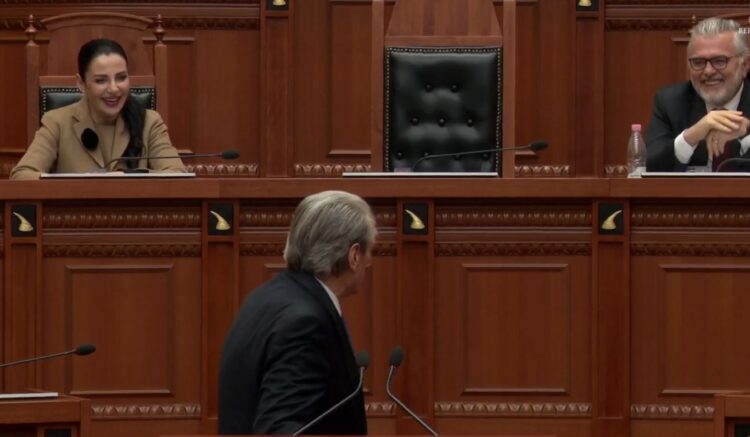 Berisha: A jeni gati ju që Rama t’ia transferojë kompetencat lubi Ballukut, Belinda ia plas gazit