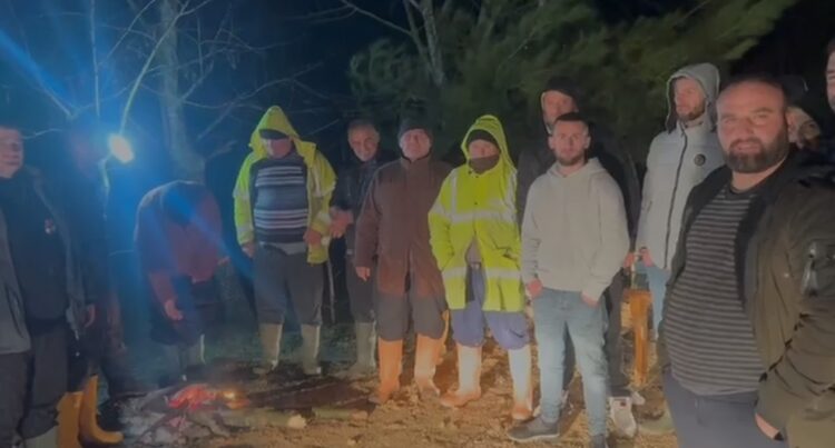 Përmbytjet në Miliskajë të Krujës, banorët flenë në qiell të hapur prej 4 ditësh