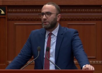 Bordi i Paqes në Kuvend/ Bardhi për Ramën: E quajti Trumpin ‘turpi i njerëzimit’, sot bën propagandë