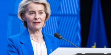 Komisioni Evropian ka miratuar një hua rekord prej 90 miliardë eurosh për Ukrainën