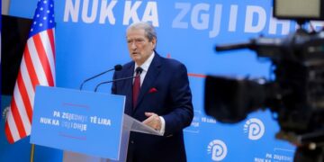 Rama si Maduro i ka familjarët të zhytur në drogë”, Berisha: Jep dorëheqjen dhe mos harro 20 shkurtin
