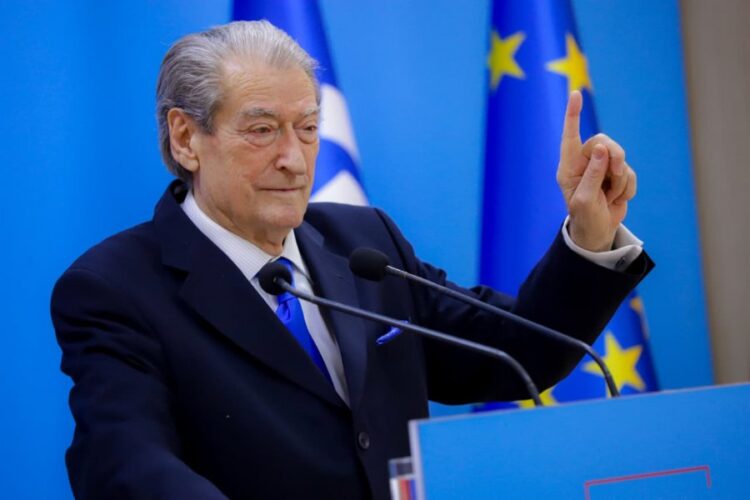 “Trump e di që ai është Ramaduro”, Berisha: Iu ndalua hyrja në sallën historike të themelimit të ‘Bordit të Paqes