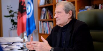 Berisha: Në 24 Janar të gjithë në sheshet e Tiranës, të rikthejmë besimin tek ky vend i bekuar nga Zoti