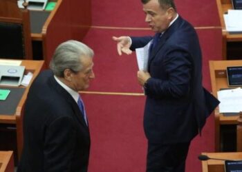 Berisha publikon mesazhe tronditëse në Kuvend: “Krimi kërkonte lista deputetësh, Taulant Balla i garantonte votat”