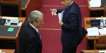 Berisha publikon mesazhe tronditëse në Kuvend: “Krimi kërkonte lista deputetësh, Taulant Balla i garantonte votat”