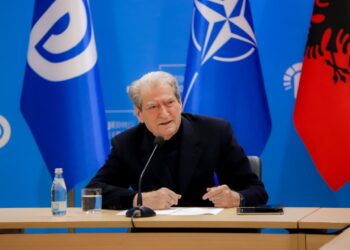 Berisha: Qeveria lë qytetarët të përmbyten, digjen 2 mijë biznese për kulla në Tiranë