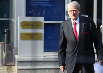 Kushtetuesja rrëzon SPAK-un ndaj Berishës: Arresti shtëpiak i pajustifikuar dhe i zgjatur