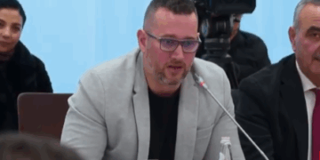 Binaj nga tryeza e PD-së: Mjaft u morëm me dallimet, tani ose biem dakord, ose heshtim