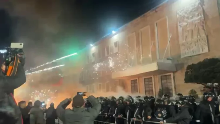 Pas protestës së PD-së, Policia jep bilancin: 11 efektivë të plagosur, 17 të arrestuar