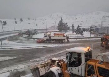 Rikthehen reshjet e dëborës! Zbardhet Korça e Pogradeci, Dardha pa energji elektrike