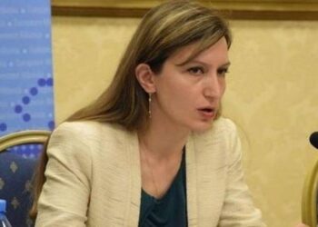 Arrestohet drejtoresha e Ministrisë së Brendshme, Alma Bime, pas shkeljes së arrestit në shtëpi