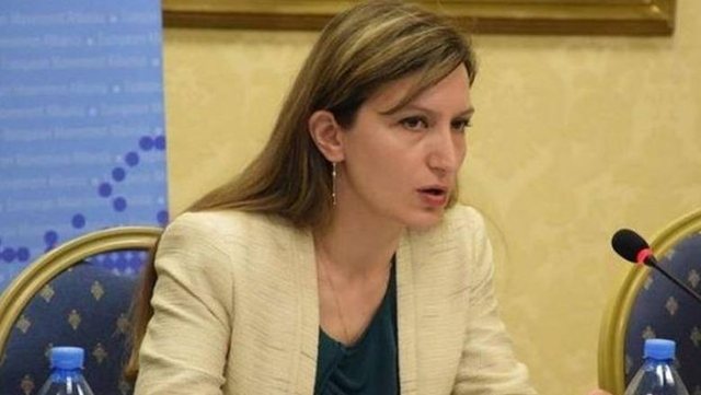 Arrestohet drejtoresha e Ministrisë së Brendshme, Alma Bime, pas shkeljes së arrestit në shtëpi