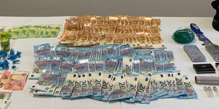 Kokainë derë më derë: 40-vjeçari shqiptar kapet nga policia italiane