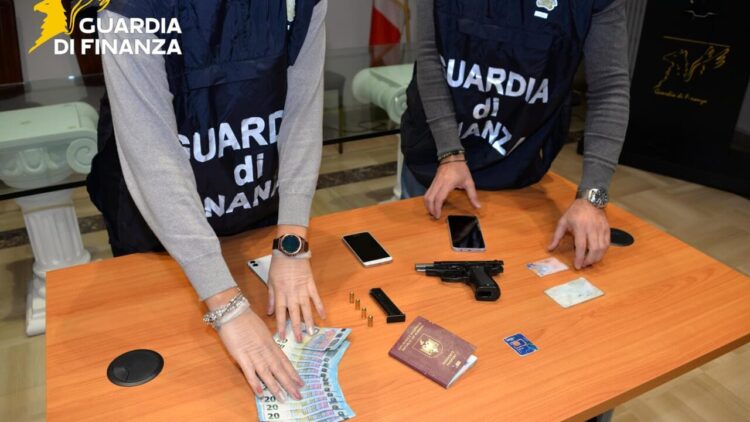 41-vjeçari arrestohet në Itali, kërkohej në Shqipëri për armëmbajtje pa leje (EMRI)