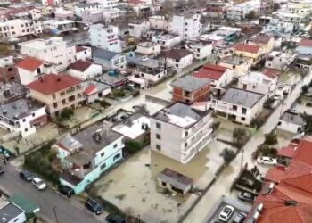 Bilanci i përmbytjes në Durrës/ 800 banesa të nën ujë, 180 banorë të evakuuar gjatë natës