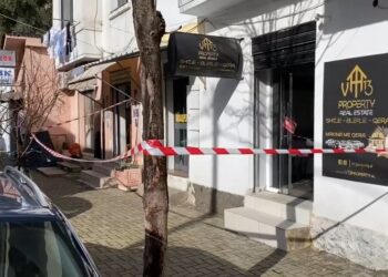 Durrës/ Sapo kishte dalë nga burgu, babai qëllon me thikë vajzën e tij dhe dhëndrin