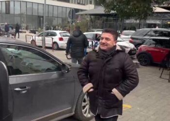 Ish-kryebashkiaku i Kavajës, Elvis Roshi paraqitet në SPAK