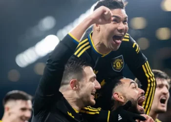 Çmenduri në “Emirates”: Manchester United mposht Arsenalin 3–2