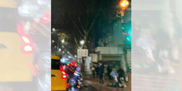 Tiranë/ Aksident në “Siri Kodra”, qytetari goditet tek vijat e bardha