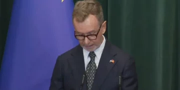 Ambasadori Gonzato “pranon” dështimin e reformës në drejtësi: Stok dosjesh dhe vendime pa cilësi