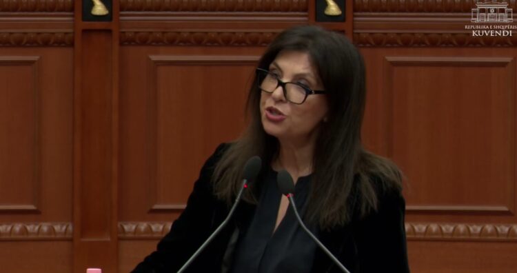 Topalli: Qytetarët numërojnë qindarkat, pushtetarët milionat nga projektet imagjinare