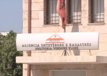Kadastra e Vlorës drejt mbylljes, punonjësit kundërshtojnë dhe nisin peticion