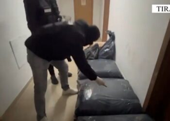 Kapet në makinë me 6 thasë kanabis, arrestohet 52 vjeçari nga Kruja