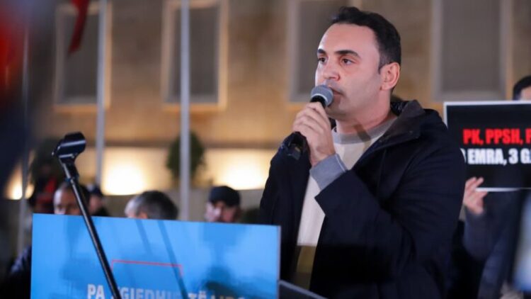 Koha për zgjidhje ka ardhur: Belind Këlliçi thërret qytetarët në shesh