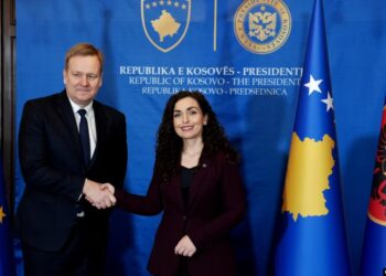 Sorensen në Prishtinë: Do të sigurohemi që Kosova e Serbia të zhvillojnë bisedime
