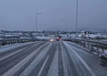 Zbardhet Kukësi nga dëbora, raportohen dëme në infrastrukturë dhe zona të izoluara