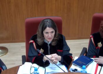 Mbyllet pas 6 orësh seanca në Kushtetuese për Belinda Ballukun, trupa tërhiqet për vendim