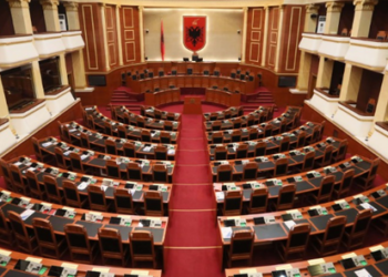 Kuvendi drejt televizionit të vet, afro 100 milionë lekë për studio, AI dhe Media Hub