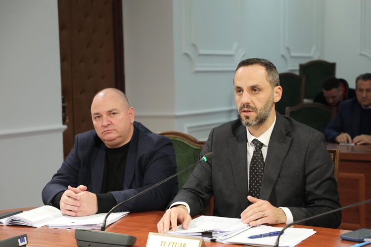 Lamallari prezanton ndryshimet në Kodin Penal: Nga dekriminalizimi i shpifjes te ndëshkimet për parkimin në rresht të dytë