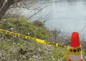 Tentoi të kalonte lumin, mbytet 66-vjeçari në Mat