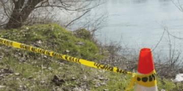 Tentoi të kalonte lumin, mbytet 66-vjeçari në Mat