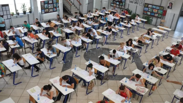 Rregulla të reja për Maturën: Masa më të rrepta për ruajtjen e sekretit të tezës dhe publikim më i shpejtë i listës