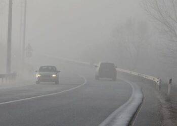 Paralajmërim për shoferët, kujdes/ Mjegull e dendur në aksin Korçë-Pogradec