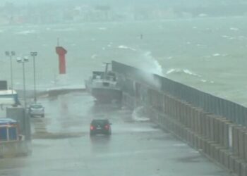 Alarm nga Bashkia Durrës: “Shmangni daljet e panevojshme”, moti përkeqësohet