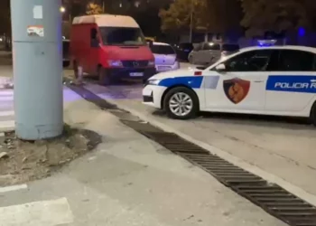 Sherr mes dy personave në bulevardin “Ismail Qemali” në Vlorë, plagoset me thikë njëri prej tyre